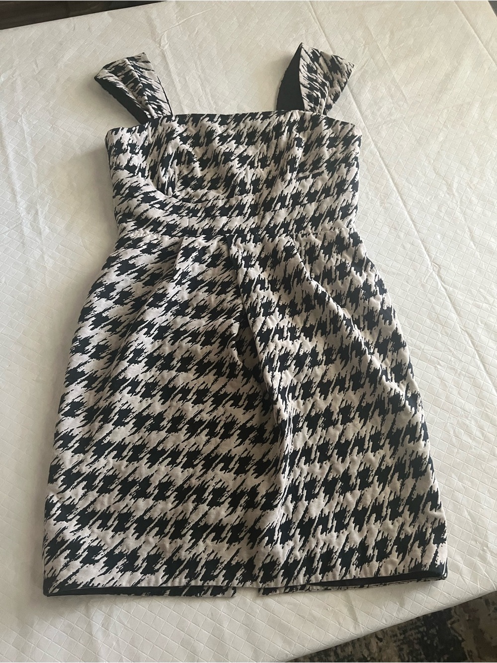Gianni Bini Black and White Houndstooth Mini Dress